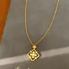 Colar redondo com flor em banho de ouro real com zircônia incrustada e esmalte gota, corrente de clavícula de luxo leve de nicho, conjunto de joias versátil e elegante