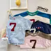 Esquema de colores elegante~Camiseta de manga corta bordada con bloques de color estilo coreano, estampado activo para niños y niñas, camiseta básica casual de verano