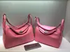 Bolsas de medicina al por mayor bolsas para mujer cuero de capa superior con textura de lichi bolsa de enfermera hombro portátil bolsa Lindi bolsa almohada Europa y Estados Unidos