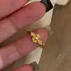 Anel Cruz de Íris Dourado Vintage para Mulheres, Anel Versátil com Índice de Diamante Brilhante Estilo Retrô, Mesmo Estilo do Xiaohongshu