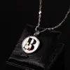 Nuevo Collar de Letra Transfronterizo, Exquisita y Versátil Cadena para Clavícula con Flor, Estilo de Lujo Ligero Personalizado, Colgante Versátil para Mujeres al por Mayor