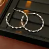 Pendientes de Círculo Geométricos Retorcidos de Aguja Plateada, Clips para Orejas para Mujer sin Perforaciones, Pendientes Minimalistas Únicos con Sentido de Diseño, Pendientes de Nicho