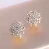 Brincos exagerados de strass deslumbrantes estilo coreano para mulheres, nova moda 2026, luxo leve, brincos de tarraxa elegantes, brincos versáteis de alta qualidade