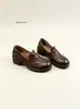 Sapatos Pequenos de Couro Estilo Britânico Retrô Femininos Outono Inverno Novos Meia-Salto Sapatos de Trabalho Bico Redondo Salto Grosso Sapatos de Encaixe Mocassins
