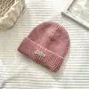 Gorro de Punto Coreano con Etiqueta Dulce para Mujer Gorro de Lana Engrosado Forrado de Felpa Etiqueta con Letra Mismo Estilo para Hombres y Mujeres