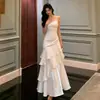 Vestido largo de tirantes de lujo ligero estilo francés, color liso, plisado, corte ajustado, bajo amplio, cola de pez con volantes para ceremonias de adultos