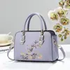 Bolsa Pequeña Bordada para Mujer 2026 Nueva Moda Tendencia Versión Coreana Bolso de Hombro Cruzado Bolso de Mano Bordado Bolso para Mamá de Señora