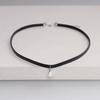 2023 nuevo collar chocker de perlas collar de cuerda de cuero cadena para clavícula joyería colgante femenina roja de internet al por mayor