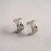 Brincos Geométricos Irregulares Europeus e Americanos de Metal Cravejados com Diamantes, Brincos Personalizados de Nicho Transfronteiriços, Brincos de Luxo Leve de Alta Qualidade para Mulheres