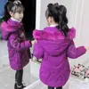 Ropa infantil para niñas ropa de algodón 2026 nuevo estilo niños engrosada cálida chaqueta de algodón plumón abrigo de algodón de longitud media estilo coreano para niña pequeña