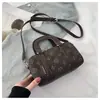 Bolsa de Mão Versátil da Moda Transfronteiriça, Bolsa Baguete para Mulheres, Bolsa de Ombro Transversal Exquisita de Luxo Leve, Bolsa Estilosa Matelassê Acolchoada