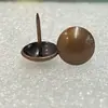 Venta al por mayor del fabricante Clavos para tapicería de sofá antiguo Ferretería para muebles Clavos decorativos Ojo de gato Níquel blanco Clavos de crisantemo Disponibles en múltiples colores