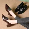 Bailarinas planas de punta fina estilo francés para mujer, nueva colección otoño 2026, con hebillas cuadradas de pedrería, cuero suave, diseño versátil y un tacón grueso