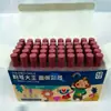 La Tiza de Color Wenhua no produce polvo y es adecuada para que los maestros la usen en pizarras. Es una tiza multicolor diseñada para enseñar a los niños sin ensuciarles las manos y proporciona colores brillantes y vivos.