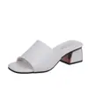 2026 Primavera/Verão Novos Sapatos Casuais Femininos de Moda Versáteis Tendência Estilo Coreano Chinelos Comércio Transfronteiriço