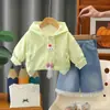 Roupas Infantis Primavera e Outono 2026 Novo Estilo Infantil Fofo Gato com Coroa 3D Capuz com Orelhas de Desenho Conjunto de Três Peças
