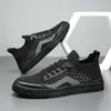 Zapatos nuevos para hombre con malla fly-knit, transpirables, ligeros, slip-on, zapatos deportivos para exteriores, zapatos casuales para hombre