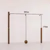 Tienda de Ropa Estante de Exhibición de Pared de Acero Inoxidable con Color de Grano de Madera Estante de Exhibición Perchero para Tienda de Ropa de Hombre y Mujer de Pie