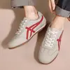 Piel de vaca de alta calidad 2026 nuevo modelo Zapatos de entrenamiento alemanes, piel genuina, transpirables, deportivos casuales, zapatos versátiles de moda para hombre