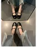 Zapatos Mary Jane Nuevos Otoño 2025 Moda Femenina Dulces Boca Baja Planos Tacón Bajo Zapatos Pequeños de Cuero Doudou Zapatos para Mujer