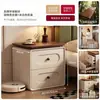 Mesita de Noche para Dormitorio del Hogar 2026 Nuevo Modelo Estilo Vintage Crema Estante de Almacenamiento de Mesita de Noche Gabinete de Almacenamiento