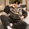 Conjunto de pijama masculino de inverno com capuz e zíper, em flanela coral com estampa de desenho animado, de manga comprida, modelagem solta, quente e espesso, com gola alta