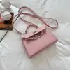 Nova BolsaKelly Exclusiva com Pingente de Pônei para Mulheres, Coleção Primavera 2026, Bolsa Transversal Versátil e da Moda, Bolsa de Mão Simples e Luxuosa