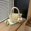 2026 Versión Coreana Nueva Moda Bolso Cesta con Patrón de Lichi para Mujer Bolso Cruzado de Hombro Pequeño Cuadrado Elegante de Moda