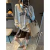 Camiseta Moqie Atmosfera Preguiçosa Mistura de Tencel Alça Cruzada Estampa de Letras Proteção Solar Manga Longa MQ1561