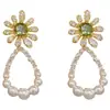Brincos de Flor com Zircônia Banhados a Ouro Real com Pérola em Gota Exquisitos Brincos Super Brilhantes Luxo Acessível de Alta Qualidade Brincos Elegantes para Mulheres