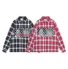Camisa a cuadros retro americana SAVAGEBASE modelo nuevo otoño 2026 con diseño de bordado de letras y cuello de solapa