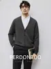 Tejido de Textura NubeCardigan de Punto de Hilo Suave de Alto Grado de 12 Calibres para Hombre, Color Sólido de Primavera y Otoño, Cómodo y Amigable con la Piel, Suéter Abierto