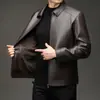 Chaqueta de cuero para hombre, nueva ropa de otoño e invierno para hombre, chaqueta de cuero suave con solapa, chaqueta de cuero con forro polar casual de negocios para hombres de mediana edad
