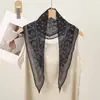 Pañuelo Triangular de Flor de Anacardo para Mujer 2025 Nuevo Pañuelo Cuadrado Pequeño con Camisa Accesorios de Cuello de Gama Alta Accesorios de Cuello