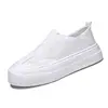 Tênis Casuais Esportivos de Skate Masculinos Modernos Slip-on Tendência Sapatos para Homem Preguiçoso Versátil para Exterior Sapatos com Solado Grosso para o Dia a Dia