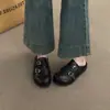 Mocasines de cuero suave, versátiles, que aumentan la altura, con suela gruesa, nuevo estilo británico, colección 2026, zapatos de mujer con detalle de hebilla, colección de otoño
