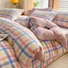 Conjunto de Cama Simples de Quatro Peças Classe A, Algodão Puro, Novo Modelo 2025, Roupa de Cama de Algodão Lavado, Lençol de Cima, Capa de Edredom, Lençol com Elástico