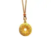 Aleación de Cobre Lujo Ligero Gama Alta Calado Incrustado con Diamantes Trébol de Cuatro Hojas Filigrana Colgante de Paz para Mujer con Exquisito Diseño Redondo