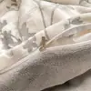 Juego de Cuatro Piezas de Leche Gruesa Tallada Clase A 2026 Nuevo Invierno Franela Coral Fleece Sábana Funda Nórdica Juego de Tres Piezas