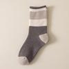 Meias femininas de inverno com forro de lã acolchoado meias terry Maillard café listrado meias tubo casual meias quentes de algodão atacado