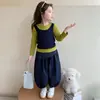 Traje de dos piezas falso de estilo coreano para niñas con bloques de color, conjunto de moda moderno para primavera y otoño 2026 para niñas pequeñas