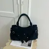 Bolso de mano de gamuza de alta calidad, estilo vintage para mujer, nueva colección 2026, bolso bandolera de un solo hombro, diseño único, bolso versátil para debajo del brazo