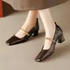 2026 Novo Modelo Sapatos de Salto Alto Versáteis de Couro Genuíno de Ovelha Branca para o Trabalho, Sapatos de Salto Bloco Quadrados Elegantes com Bico Quadrado