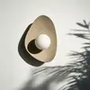 Lámpara de pared minimalista moderna de estilo nórdico americano ecológica de cerámica, metal y madera en color beige para decoración del hogar y proyectos hoteleros