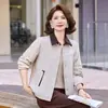 Nueva chaqueta elegante de otoño para mamá, corta y holgada, chaqueta moderna adelgazante para mujeres de mediana edad y mayores
