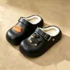 Pantuflas de algodón de invierno EVA para mujer, forradas de felpa para abrigar, adecuadas para usar al aire libre, diseño lindo de salchicha, suela suave, zapatos antideslizantes para dormitorios de estudiantes y uso en casa