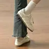 Tênis de treino femininos alemães, nova coleção de outono 2026, respiráveis, modernos, estilosos e versáteis, tênis casuais de cano baixo