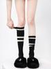 Calcetines holgados versátiles de bloques de color para otoño e invierno para mujer, calcetines negros a rayas para la pantorrilla, calcetines deportivos estilo universitario rojos de tres rayas, algodón