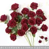 Rosas de Creme Simuladas de 3 Cabeças, Decoração de Fundo para Casamento, Arranjo de Flores para Guia de Estrada, Flores de Seda Estilo Europeu para Casamento, Flores Artificiais
