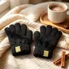 Luvas de tricô infantis para outono e inverno com design de rosto sorridente, cor creme, luvas de cinco dedos, adequadas para idades de 2 a 8 anos, quentes e com dedos separados